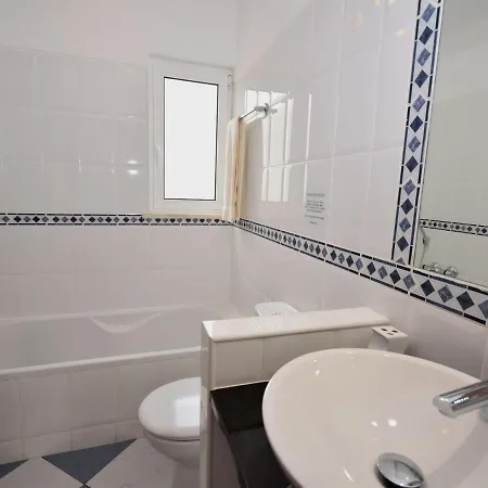 In With Pool & Ocean Views ヴィラ