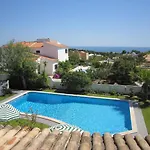 Βίλα In With Pool & Ocean Views