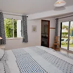 Βίλα In With Pool & Ocean Views